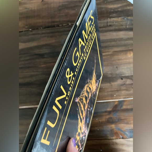 Signed - Fun and Games:Stories Science Photos Tell by Vicki Cobb - First Edition - Picture 11 of 17